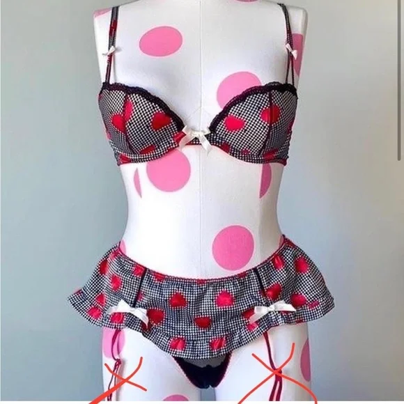 Victoria’s Secret Sexy Little Things Heart Bra and Panty Set - Picture 6 of 7